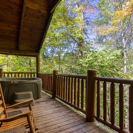 Cozy Bear Lodge's bubbling hot tub
