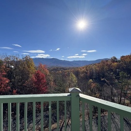 Mountain View Paradise's relaxing decks with VIEWS!