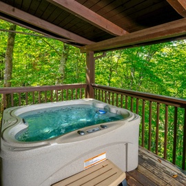 Smoky Mountain Jewel's bubbling hot tub