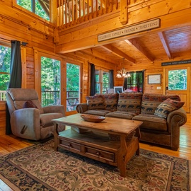 Sweet Bear Hideaway's cozy living area