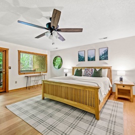 Mountain Dream's comfy bedroom