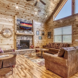 Smokey Peak Inn's cozy living area