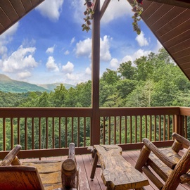 Luxury Lookout's deck with stunning views
