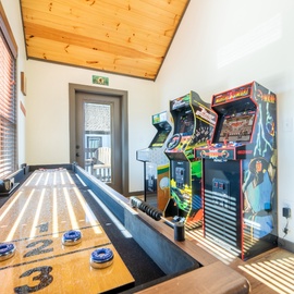 Hochatime's fun game room