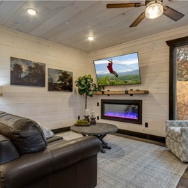 Bluemoon Ridge's cozy living area