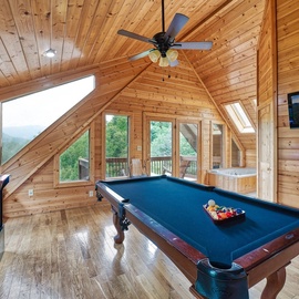 Luxury Lookout's pool table