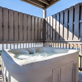 Hochatime's bubbling hot tub