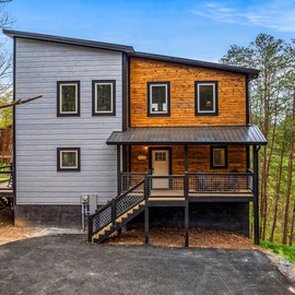 Mountain Bliss' exterior