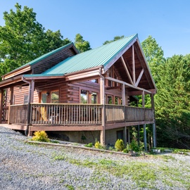 Misty Mountain Treehouse's exterior