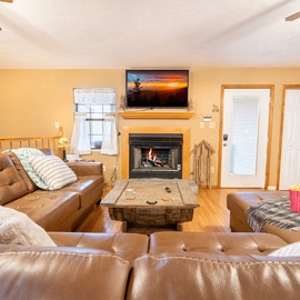 Laurel Mountain Lodge's cozy living area