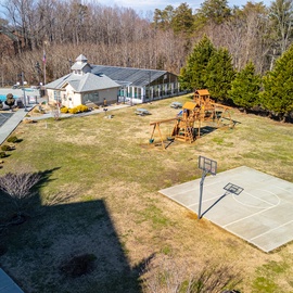 Cozy Vista Condo's community amenities