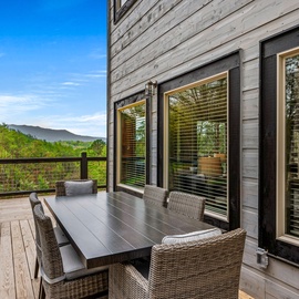 Mountain Bliss' al fresco dining area