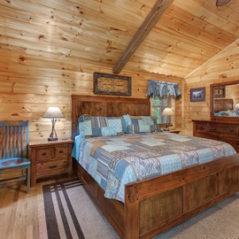 Misty Mountain Cabin' comfy bedroom
