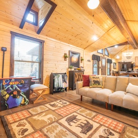 Tennessee Dream's cozy living area