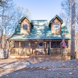TreeTop Lodge's exterior
