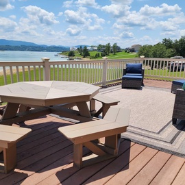 Three Horizons Retreat's relaxing deck