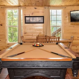 Nature's Haven Lodge's pool table