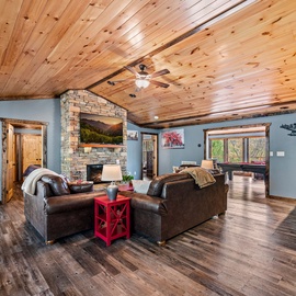 Mountain Vibes' cozy living area