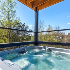 Bearfoot Timbers' bubbling hot tub