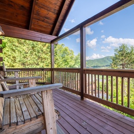 Misty Mountain Treehouse's relaxing deck