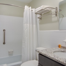 TH21: The Ocracoke Inlet Room | Private Bath