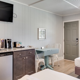 TH22: The Hatteras Inlet - Kitchenette