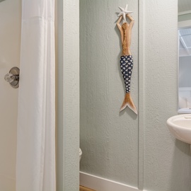 TH05: The Mahi Mahi -Bathroom