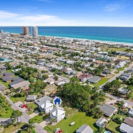 Short distance to the beach