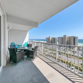 Laketown Wharf 827 - Life's A Beach balcony