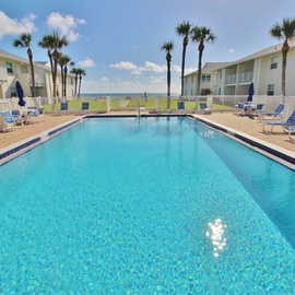 Colony Beach Club pool