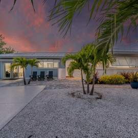 Welcome to Miramar Palms!