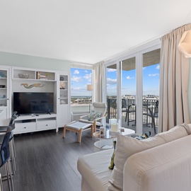 Open Floor Layout and Beautiful Views!