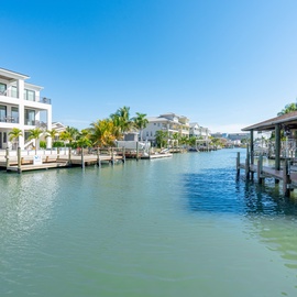 Bay Views right on the canal.