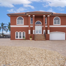 Welcome to Palm Royale