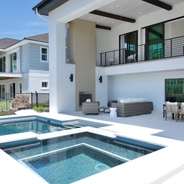 Gorgeous Pool and Spill over Spa.