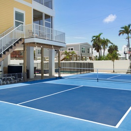 Private pickleball court - racquets and balls come with rental for guest use!