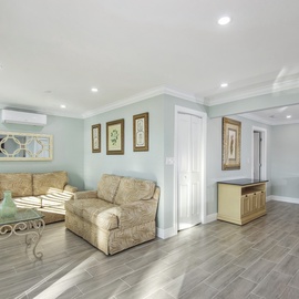 Spacious Livingroom