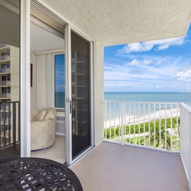Balcony with a Stunning Gulf View!