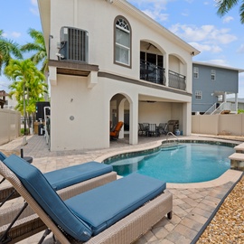 Lounge by the pool and soak up the Florida sun!