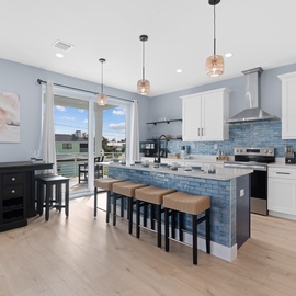 Stunning kitchen.