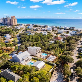 The gorgeous property and the beach access.