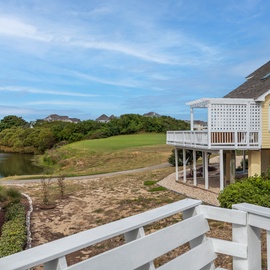 R28: Sandy Feet Retreat: Mid Level Deck View