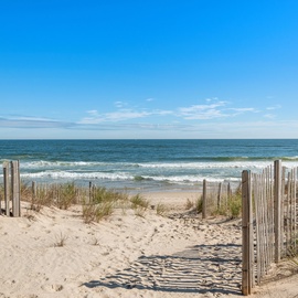 DU804: Beach House | Beach Access
