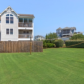 VOH53: Puppy Love | Backyard w/ Volleyball