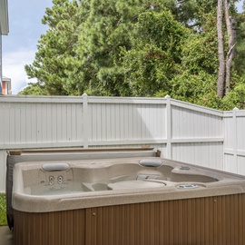 BB37: The E Gull Has Landed | Hot Tub