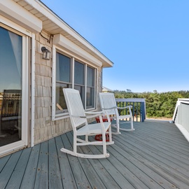 KH8301: Beach Daze | Top Level Sun Deck