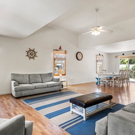 KDN9330: Best Kept Secret | Mid Level Living Area