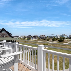 SN2420: Wise Choice l Top Level Front Deck