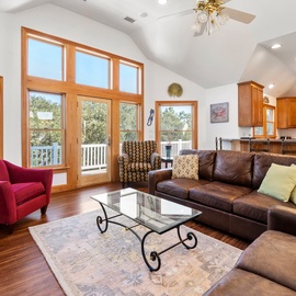 CC297: Las Brisas | Top Level Living Area