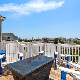 OW04: Southern Comforts l Top Level Sun Deck